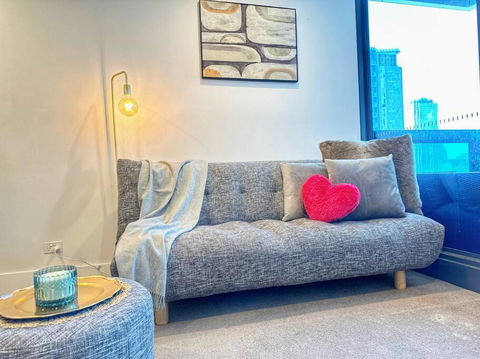 ES2410-2Bed 2Bath Vision Apt With Balcony, Pool & Gym - St Kilda Accommodation 1