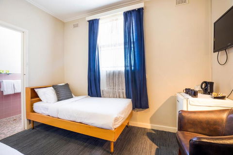 Esplanade Hotel Adelaide - St Kilda Accommodation 3