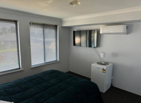 Executive Escape 4 Bedroom Home - St Kilda Accommodation 1