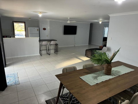 Executive Escape 4 Bedroom Home - St Kilda Accommodation 2