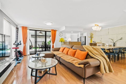 Equitice Autumn Moonlight Villa - St Kilda Accommodation 0