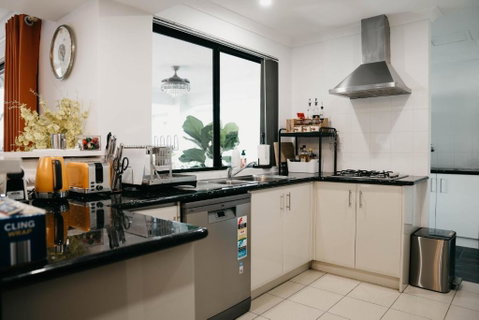Equitice Autumn Moonlight Villa - St Kilda Accommodation 1