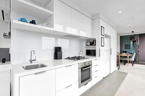 EPORO Tower Modern Apartments Melbourne Central CBD - St Kilda Accommodation 3