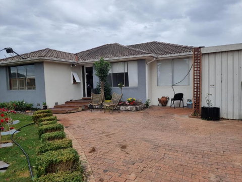 Entire 3 Bed Rooms Unit -Rosy House 1 - St Kilda Accommodation 4