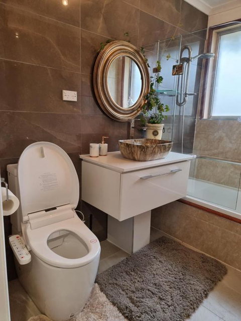 Entire 3 Bed Rooms Unit -Rosy House 1 - St Kilda Accommodation 3