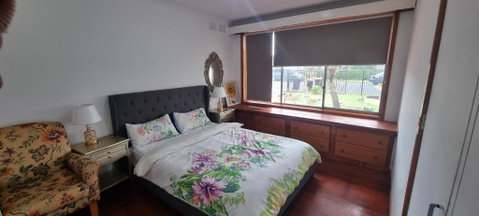 Entire 3 Bed Rooms Unit -Rosy House 1 - St Kilda Accommodation 0