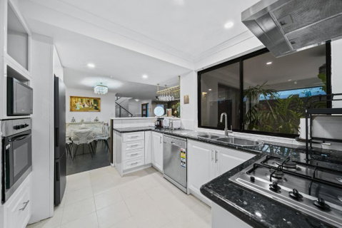 Equitice Winter Moonlight Villa - St Kilda Accommodation 2