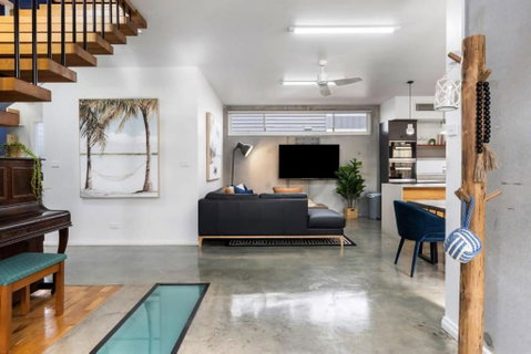 Exquisite Beachside Mansion - St Kilda Accommodation 4