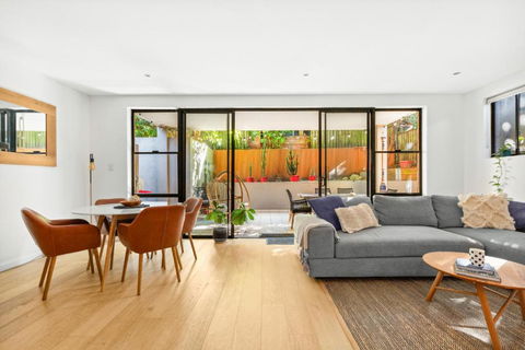 Fab Bondi 2-Bed With Courtyard & Alfresco Dining - St Kilda Accommodation 0