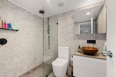 Fab Penthouse Near Bondi / Bronte, Shops & Bars - St Kilda Accommodation 3