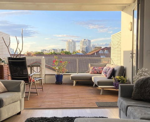 Fab Penthouse Near Bondi / Bronte, Shops & Bars - St Kilda Accommodation 0