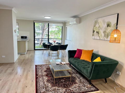 Fabulous 2 Bedroom Apartment, Secured Free Parking - St Kilda Accommodation 1