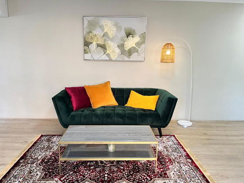 Fabulous 2 Bedroom Apartment, Secured Free Parking - St Kilda Accommodation 2