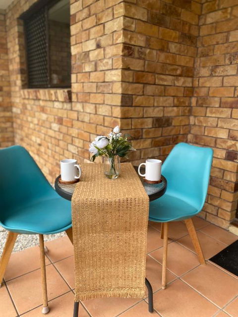 Fabulous Canal-front Unit In Mooloolaba - St Kilda Accommodation 3