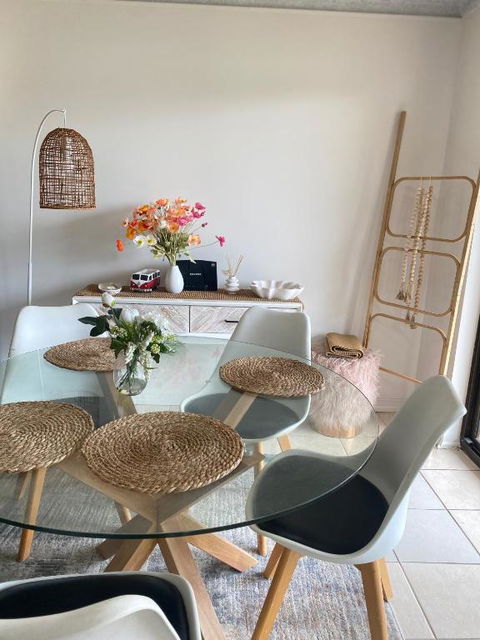 Fabulous Canal-front Unit In Mooloolaba - St Kilda Accommodation 4