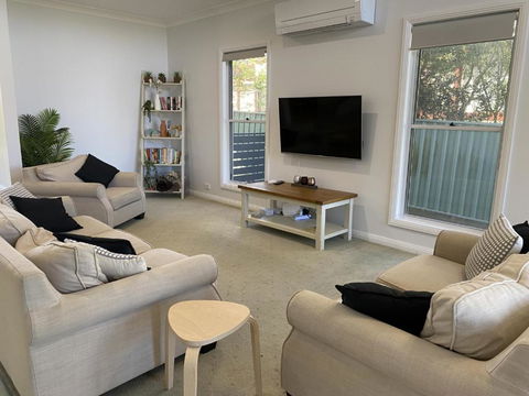 FAIR11W - Fairlight House - St Kilda Accommodation 1