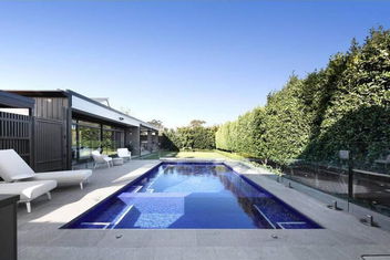 Family And Resort-style Setting with St Kilda Accommodation