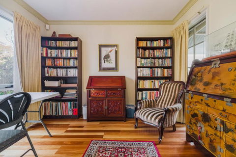 Family Friendly Art Deco Garden Patio WiFi WFH - St Kilda Accommodation 1