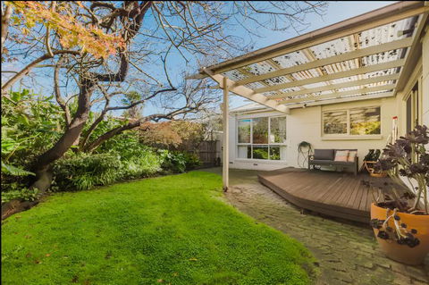 Family Friendly Art Deco Garden Patio WiFi WFH - St Kilda Accommodation 0