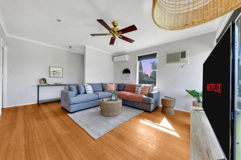 Fantastic 3BR Near North Shore Beach - St Kilda Accommodation 0
