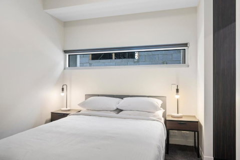 Fitzroy North 1-Bed With Balcony By Edinburgh Park - St Kilda Accommodation 1