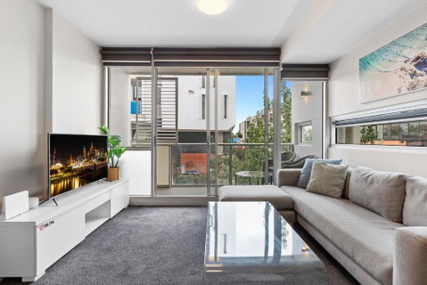 Fitzroy North 1-Bed With Balcony By Edinburgh Park - St Kilda Accommodation 0