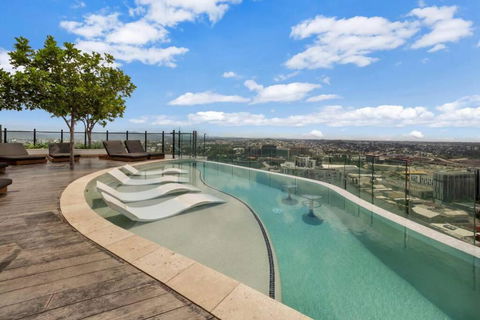 FV Peppers 2BR 2BA W Parking, Shared Spa, Gym, Pool - St Kilda Accommodation 0