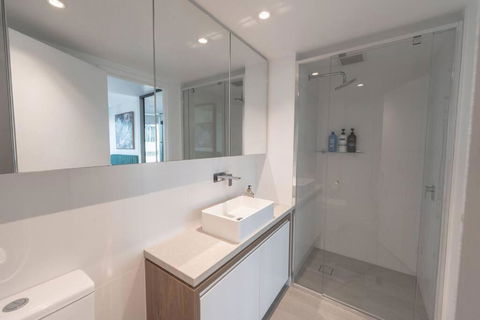 FV Peppers 2BR 2BA W Parking, Shared Spa, Gym, Pool - St Kilda Accommodation 3
