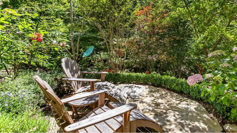 FROGWELL HOLLOW Immerse Into An Idyllic Fairytale - St Kilda Accommodation 2