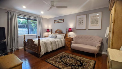 Frostwood House - St Kilda Accommodation 1