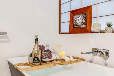 FUN&KY Parking 2 Patios WFH WiFi City Views - St Kilda Accommodation 0