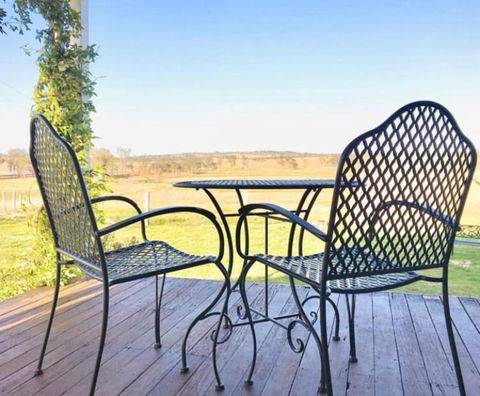 Galbraith Farmhouse South Burnett - St Kilda Accommodation 2