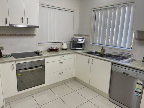 Georgina Townhouse - St Kilda Accommodation 2