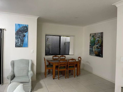 Georgina Townhouse - St Kilda Accommodation 3