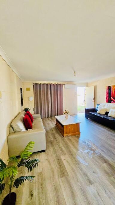Golden Patch Retreat, Kalgoorlie - St Kilda Accommodation 1