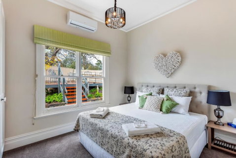 Grandview Accommodation - The Flaxley Apartments - St Kilda Accommodation 2