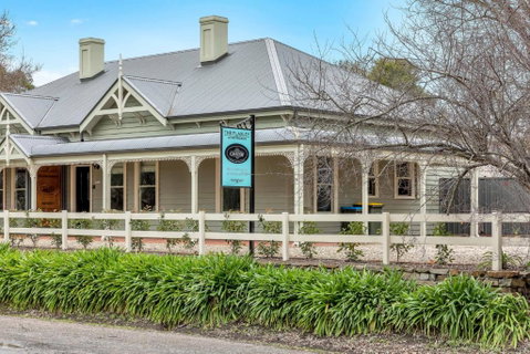 Grandview Accommodation - The Flaxley Apartments - St Kilda Accommodation 0