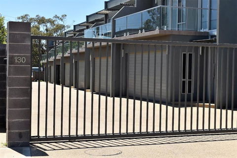Griffith Prestige Apartments - St Kilda Accommodation 4