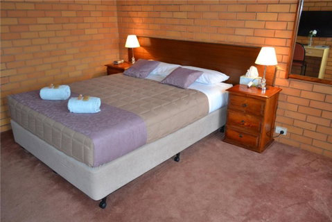 Grong Grong Motor Inn - St Kilda Accommodation 1
