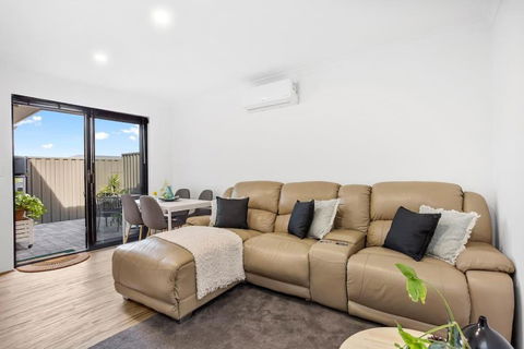 Guildford Family Hideaway - St Kilda Accommodation 0