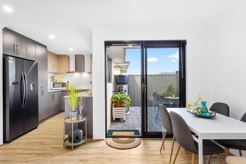 Guildford Family Hideaway - St Kilda Accommodation 1