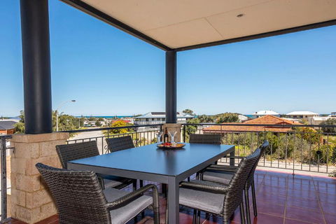 Happy Daze - St Kilda Accommodation 3