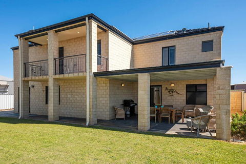Happy Daze - St Kilda Accommodation 1