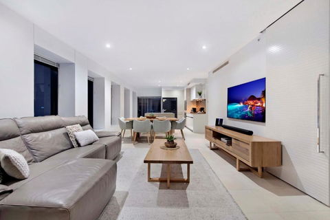 GUARANTEED OCEAN VIEW - Level 16 And Up - Soul Surfers Paradise - Self Contained &Privately Managed - St Kilda Accommodation 2