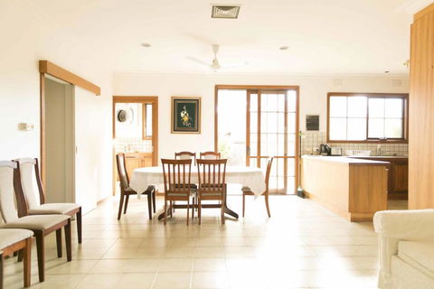 Hawthorn Holiday House - St Kilda Accommodation 0