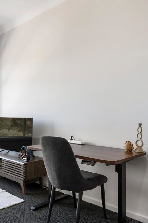 Home Abroad - 3BR With Dedicated Workspace - St Kilda Accommodation 2