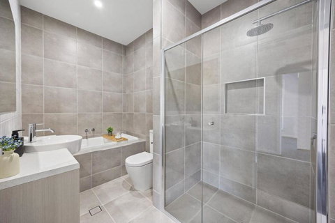 Home Abroad - 3BR With Dedicated Workspace - St Kilda Accommodation 3