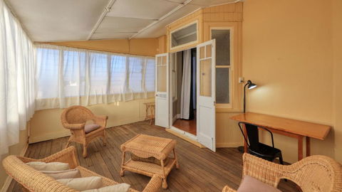 Hotel Corones - St Kilda Accommodation 1