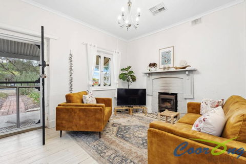 Hyde Cottage - St Kilda Accommodation 1