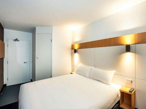 Ibis Budget - Enfield - St Kilda Accommodation 1
